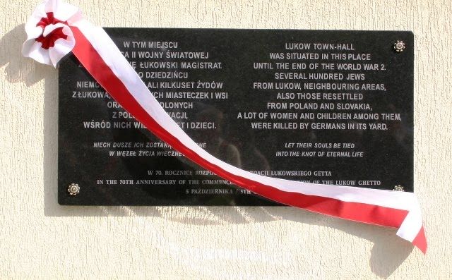5.10.2012 - Łuków - tablica pamiątkowa poświęcona martyrologii ludności żydowskiej